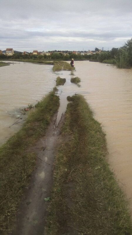 innondation à Madagascar, une digue menace de rompre