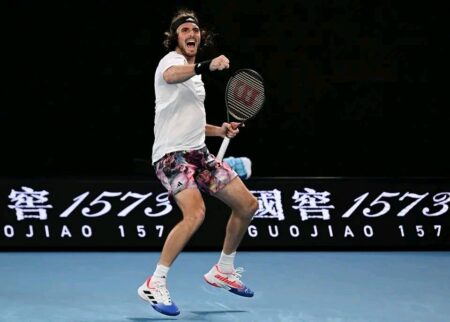 StefanosTsitsipas se qualifiera pour les huitièmes de finale de l'Open d'Australie